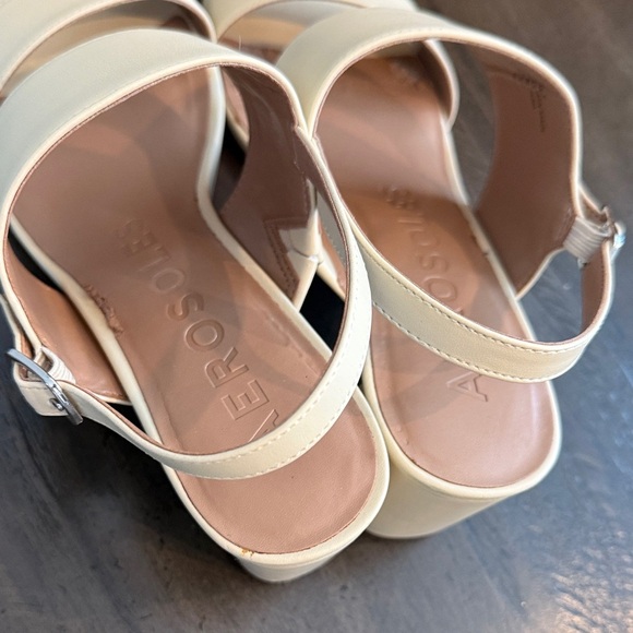 AEROSOLES 8.5 Emmex Cream Block Heel Sandals - Picture 3 of 13